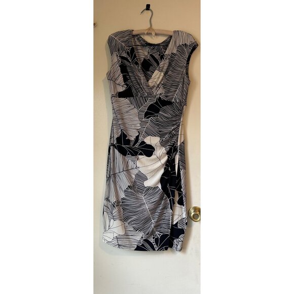 Lauren Ralph Lauren Dresses & Skirts - LAUREN RALPH LAUREN Dress Size 12 Black White Floral ruched Sleeveless stretch V